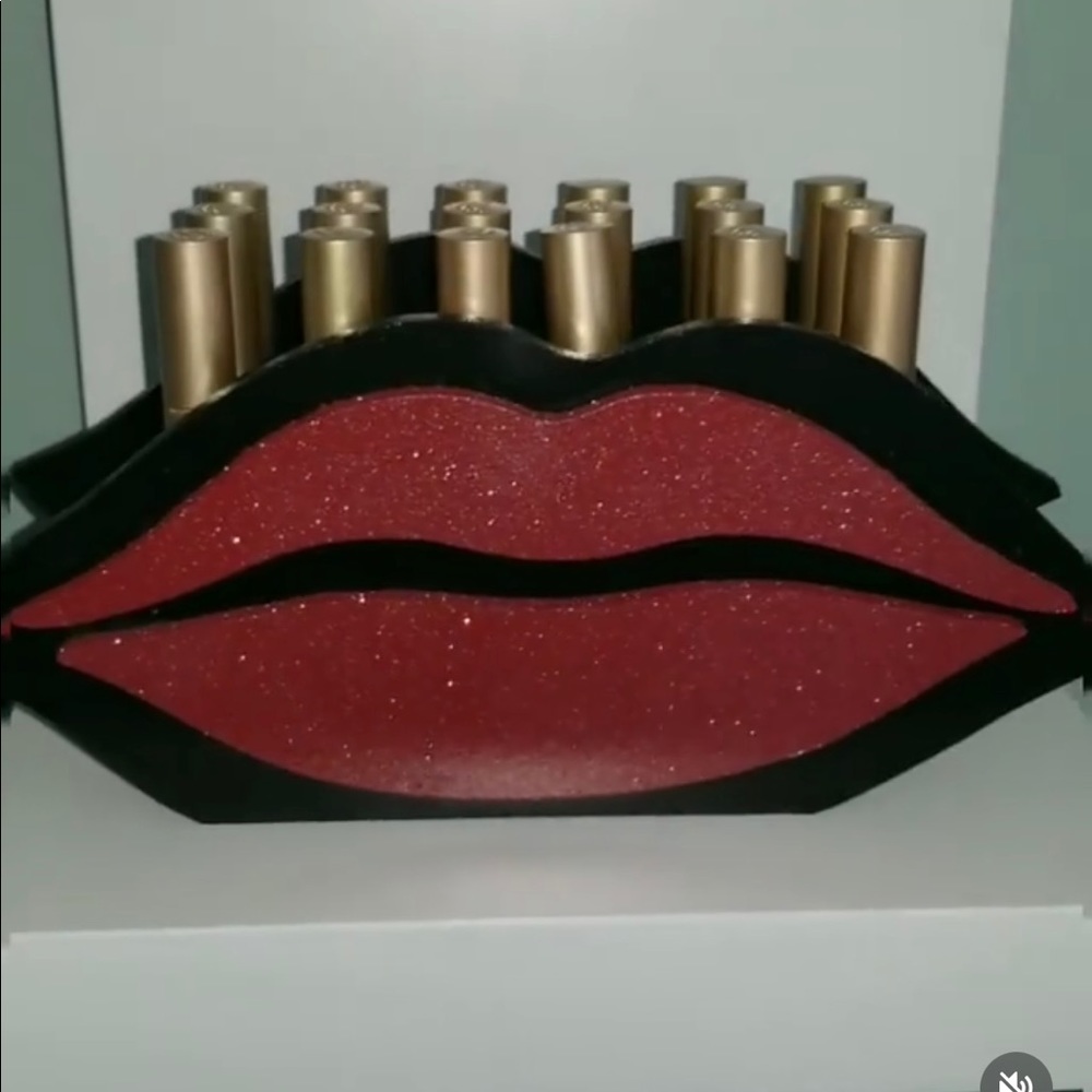 Hot lips lipstick organizer